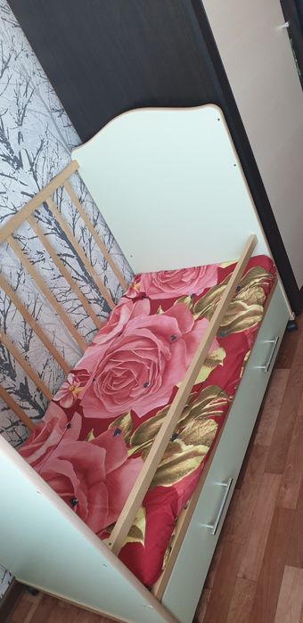 Кроватка детская.