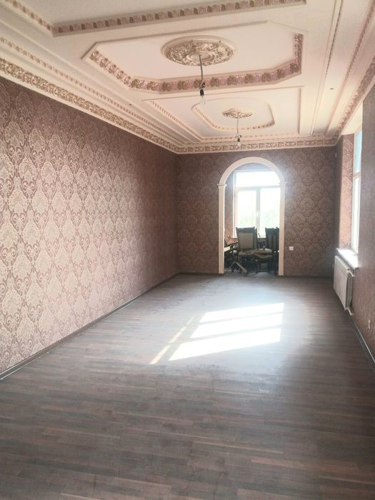 Мирзо Улугбекский район Чингельди угловой дом 2-этажный 6-сотых 8-комн