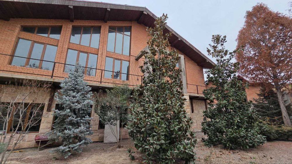 Дом Салар, ТашГРЭС у реки Боссув.