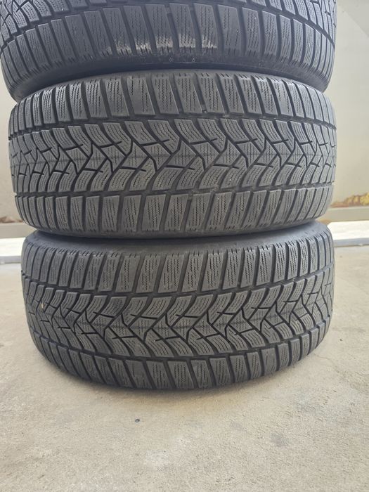 4 Броя 225/50/17 Dunlop 2x5,8mm 2x5,5mm