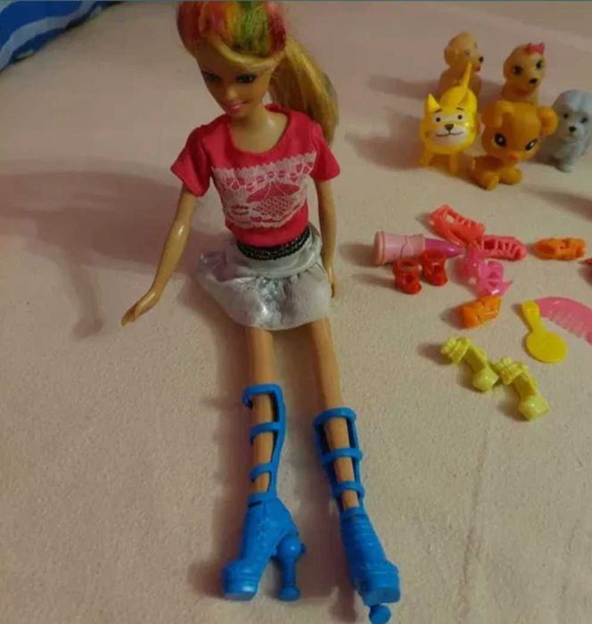 Barbie cu accesorii și animale companie