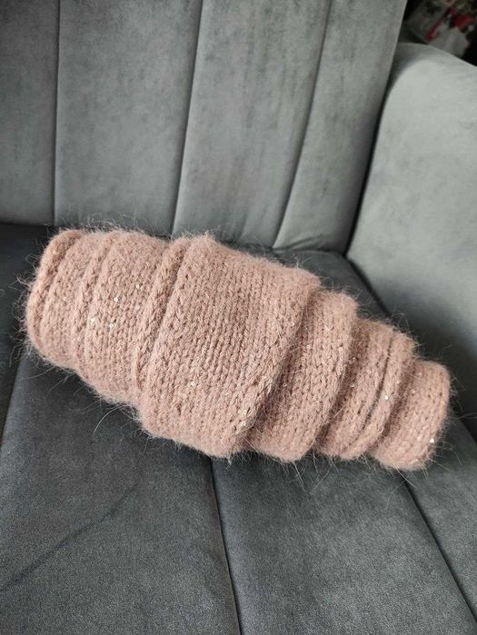 Croșetez la comandă baticuri și eșarfe călduroase din lână de angoră