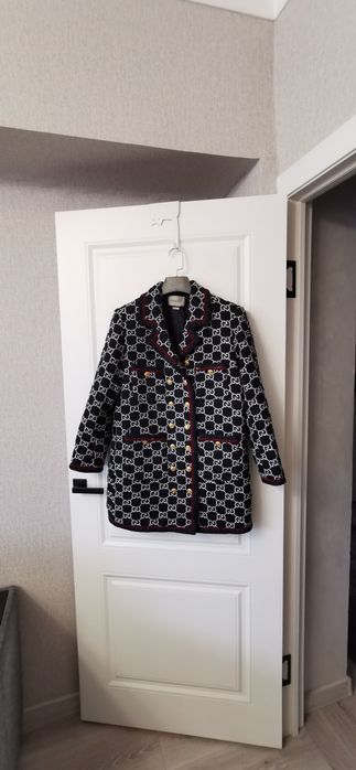 Gucci полупальто женское
