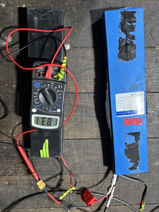 Vand baterii 36v citit descrierea