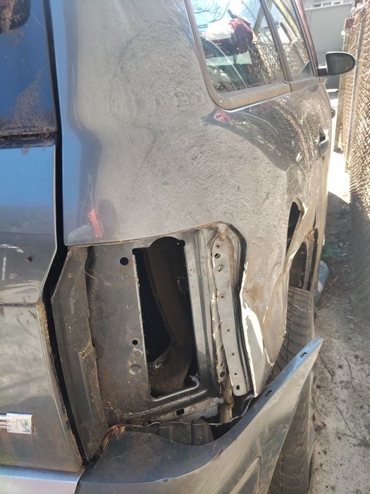 Audi a2 ...detalii la tel.preț pentru ambele masini