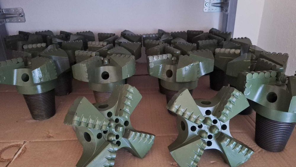 Sapa de foraj 215mm PDC teren mediu-dur