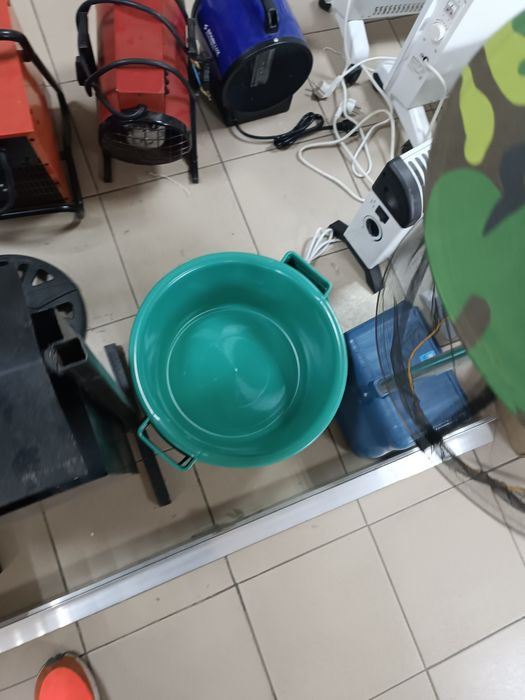 Домашнее пластиковое тазик