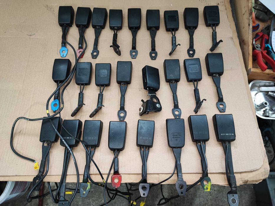 Колани колан и ключалки за колани - пиропатрони от Мерцедес