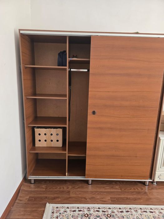 Продам шкаф-купе.