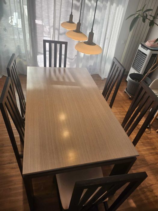 Masa dining si 6 scaune