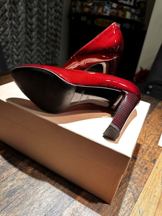 Cristhelen B. Обувки с ток