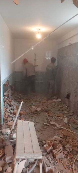 Decopertare Gresie Faianta Taiere TaiatPerețiBeton Santuri elec Brașov