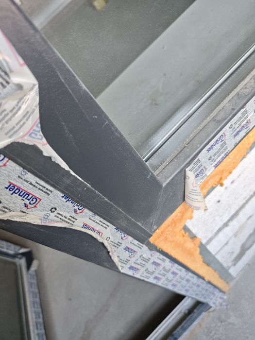 Grunder. Пластиковая дверь с окном.