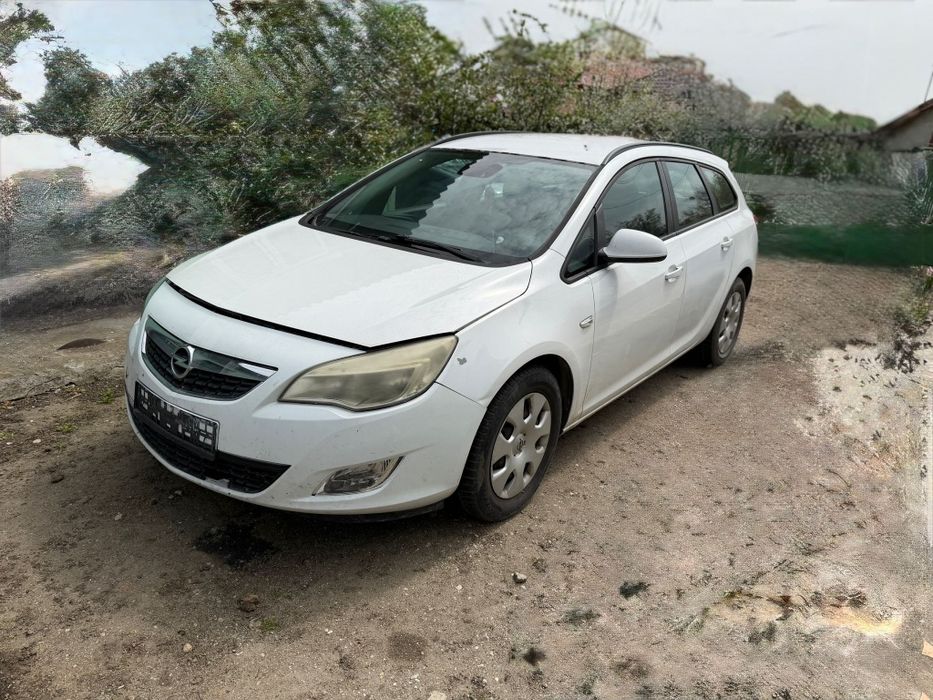 Opel Astra J Sports Tourer 1.7 CDTI 125 CP – Fără acte – Pentru dezmembrări