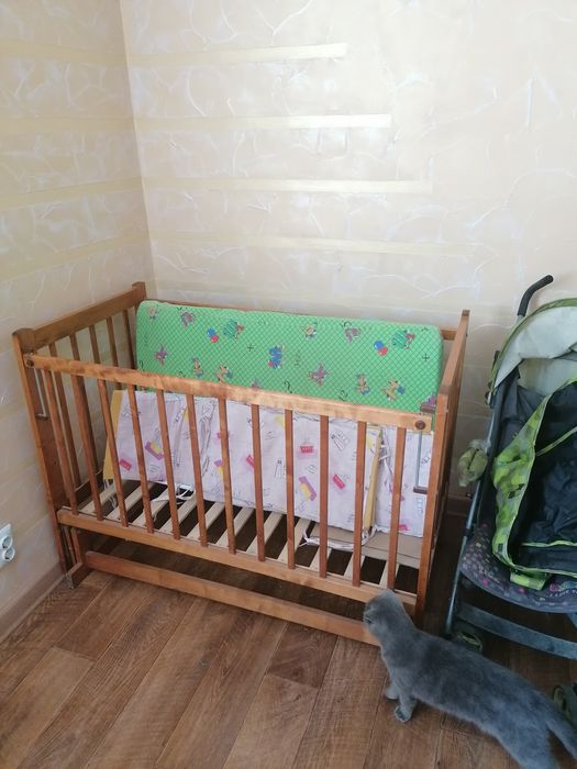 Детская кроватка деревянная