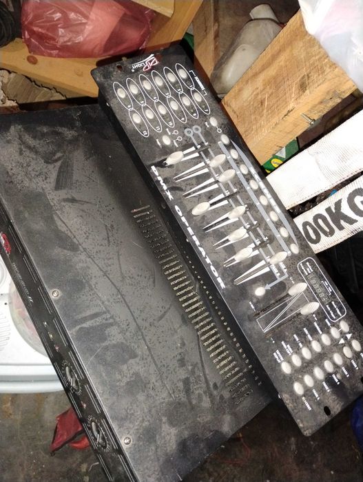 2 броя усилватели за дискотека