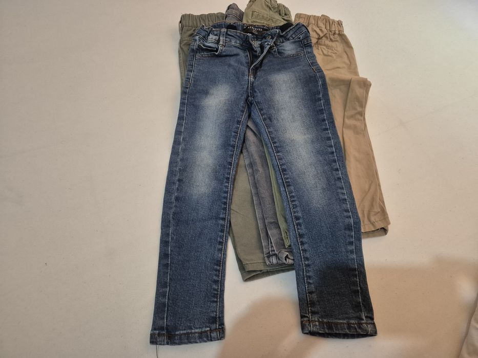 Pantaloni băieți mărimea 110