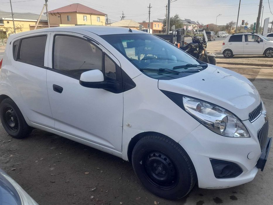 Arzon narxda Spark avtomobili