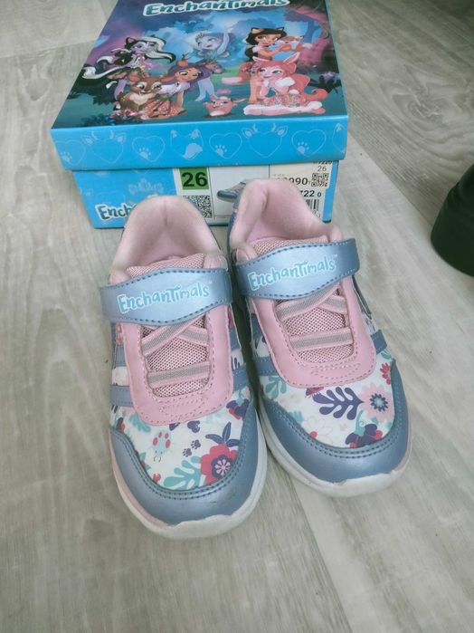 Продам кроссовки для девочки 26 р