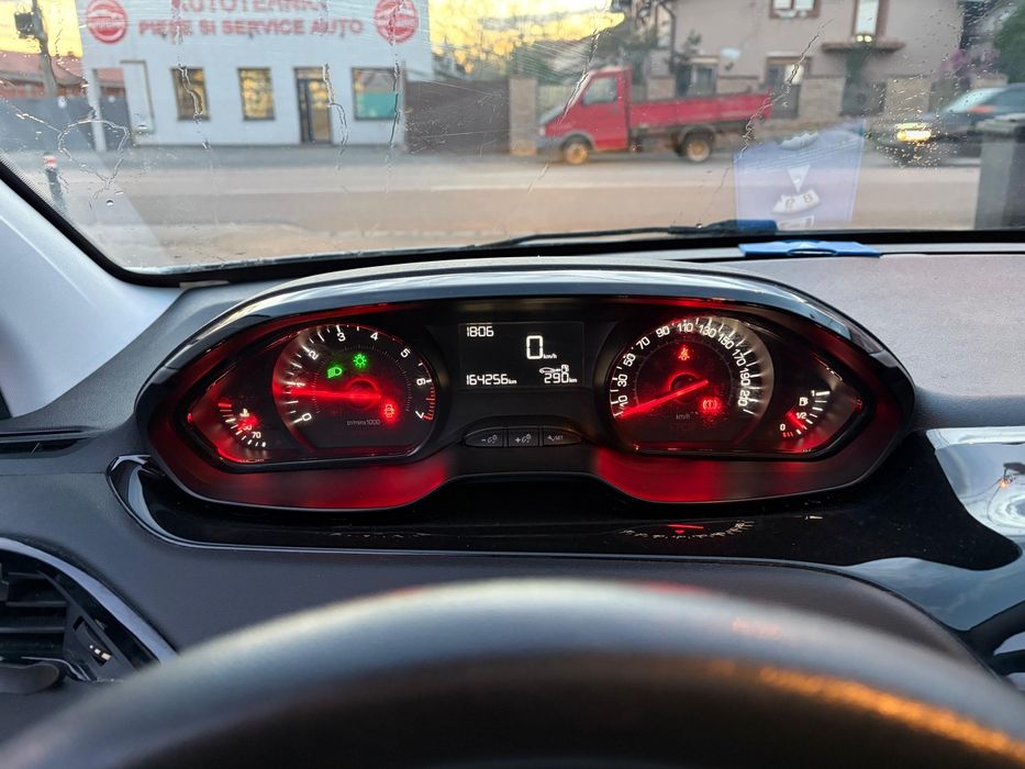 Peugeot 208 euro 5  2014