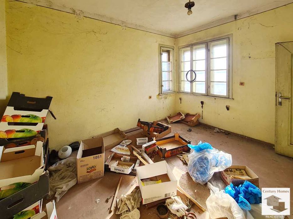 120353 Къща с гараж и просторен двор в с. Драганово, Велико Търново