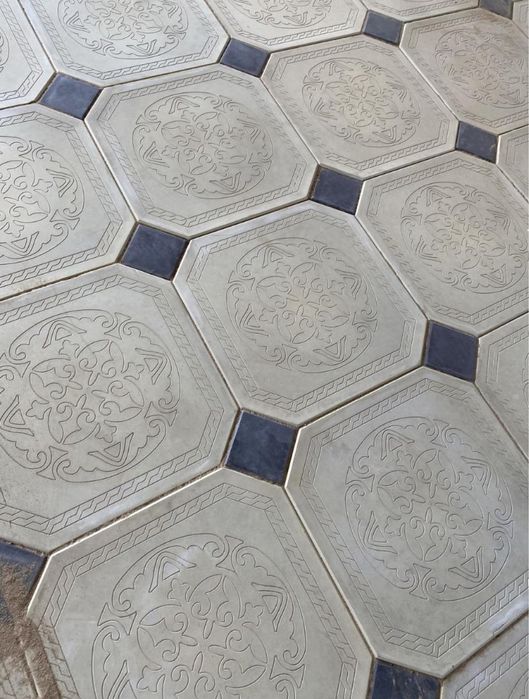 Брусчатка         .