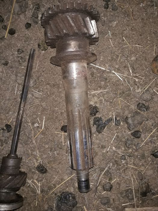 Продам запчасти на газ 53