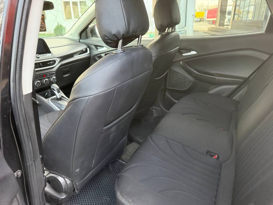 Tracker 2 ltz plus sotiladi 14100$