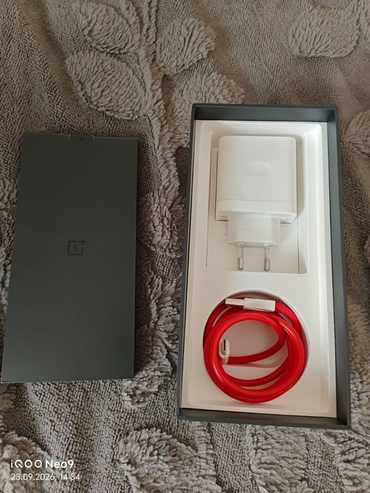 Продам телефон OnePlus