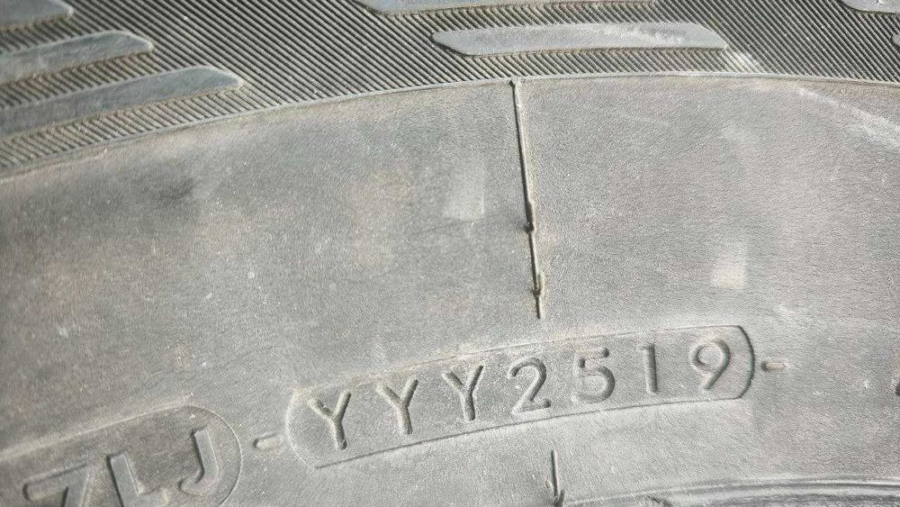 Зимние шины Yokohama 265/70R16