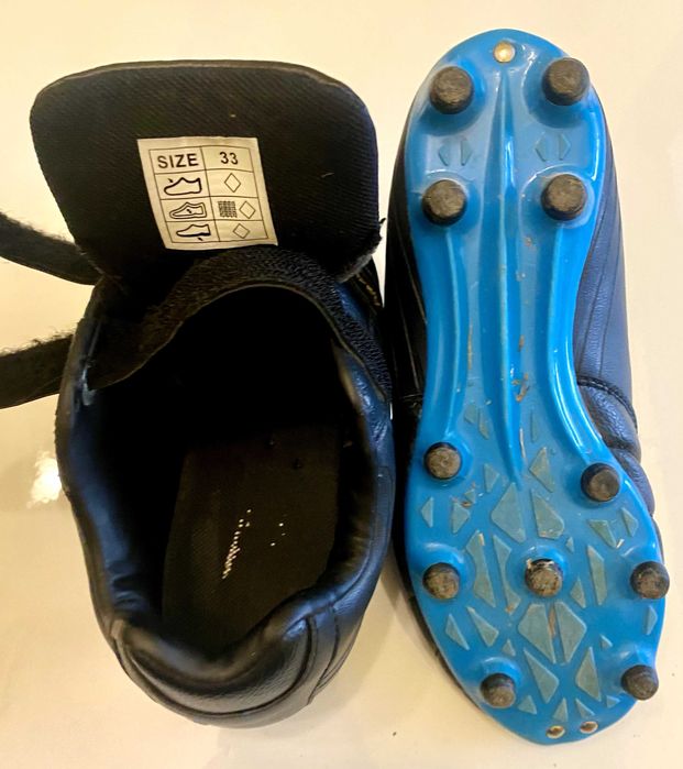 Детски футболни бутонки Dutchy - размер 33 (много запазени)