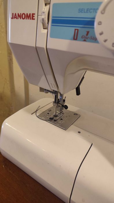 Швейная машинка Janome