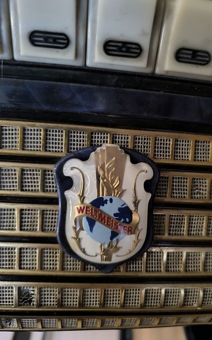 Продаю аккордеон Weltmeister