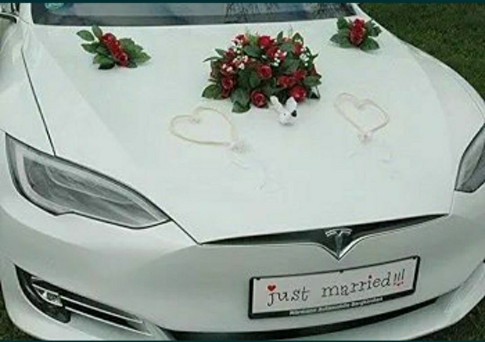 Decor trandafiri roșii ,nuntă