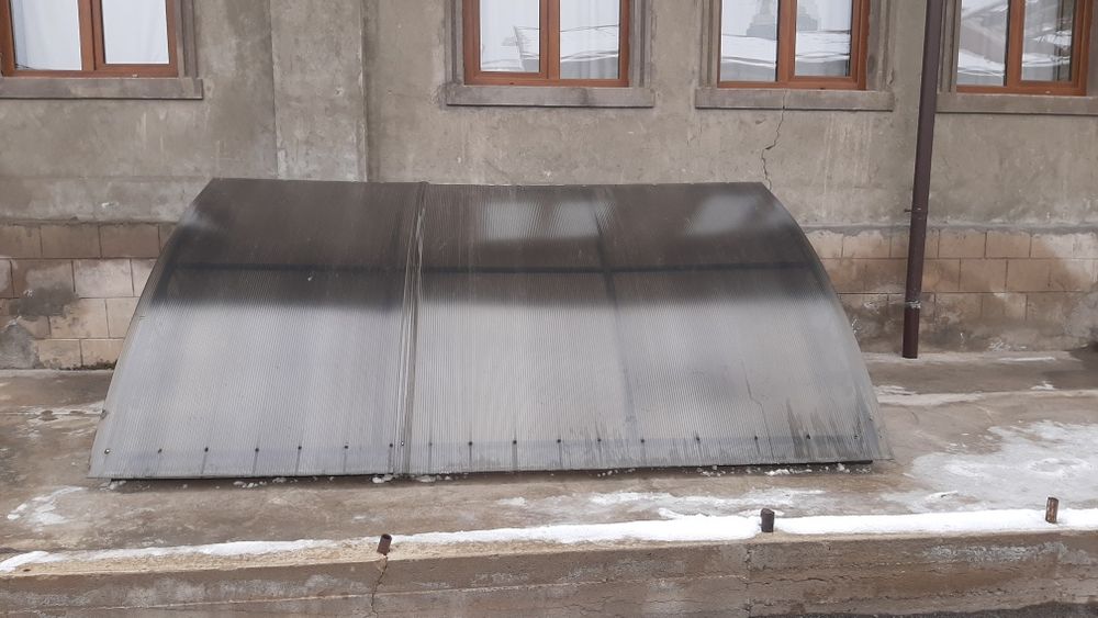 Prodaetsya leksan s razmerom 3.35 x 2.25