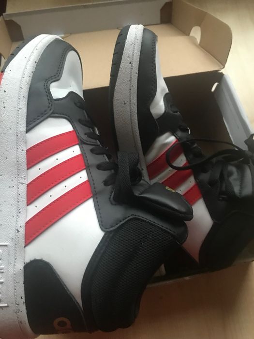 Нови Adidas 38.5