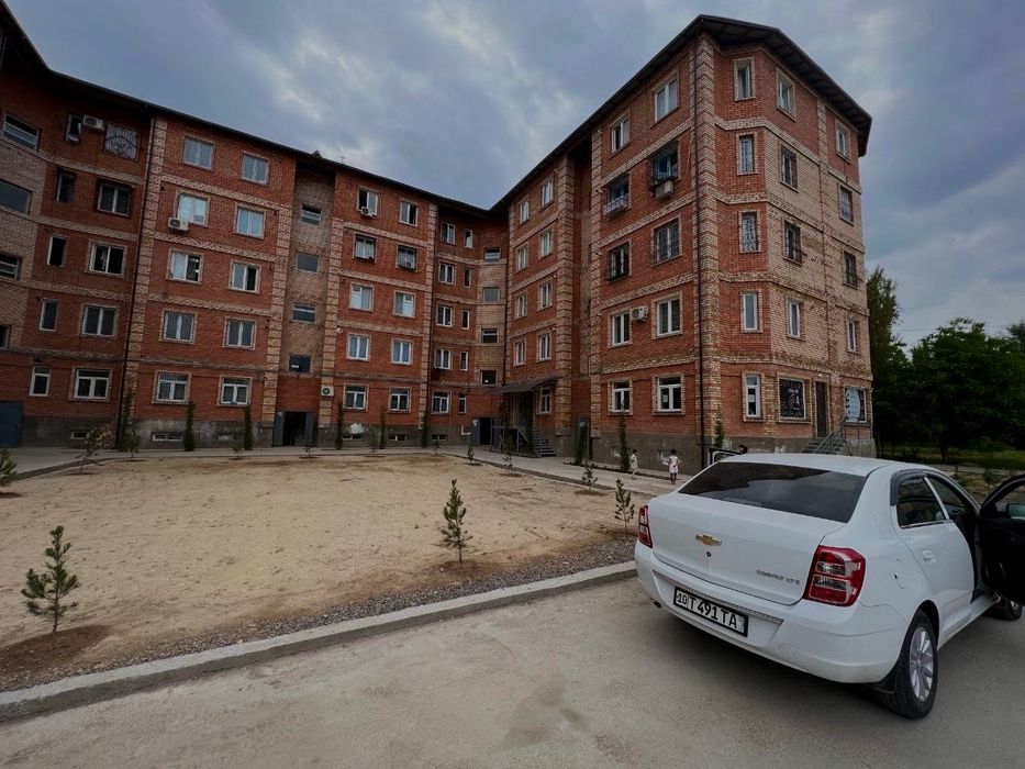 Продаётся 3-комнатная квартира в Янгиюле, Гульбахор (Новостройка)