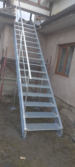 Scara zincate la comanda în toată tara oferim și montaj