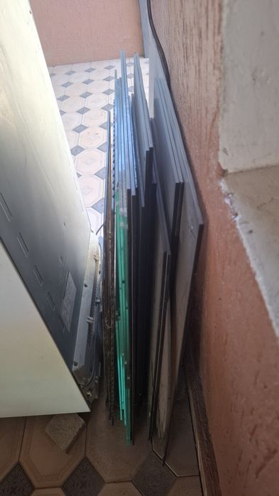 Стекло серый колённый