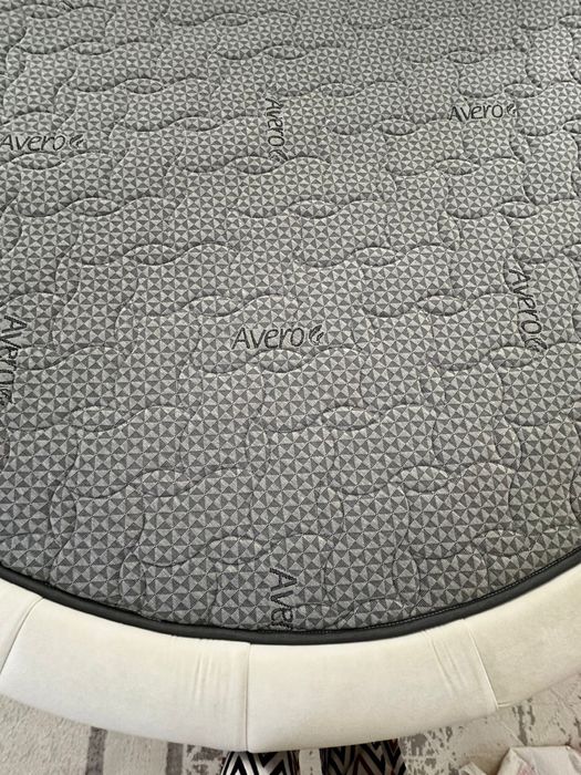 Кровать с матрасом