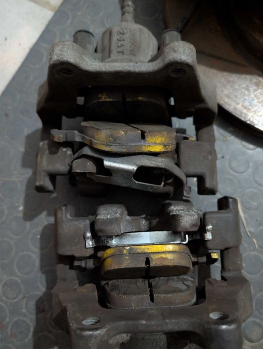 Задни спирачни дискове, накладки и апарати за BMW F 340i