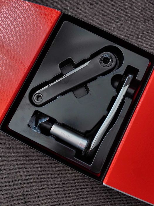 Карбонови Курбели SRAM RED eTap AXS DUB 172.5мм