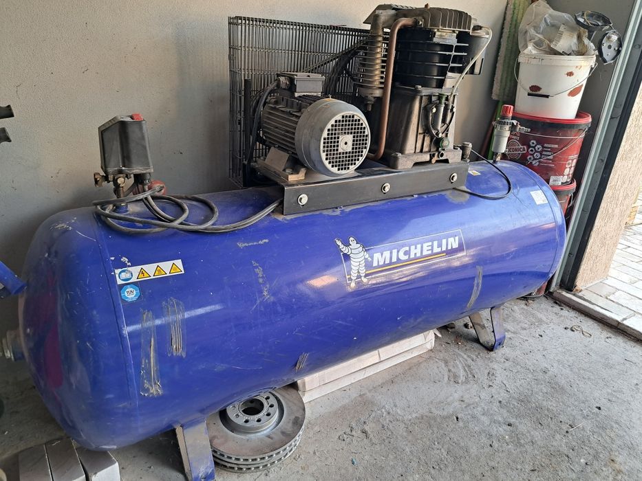 Compresor de aer Michelin pentru service roti - 500 litri