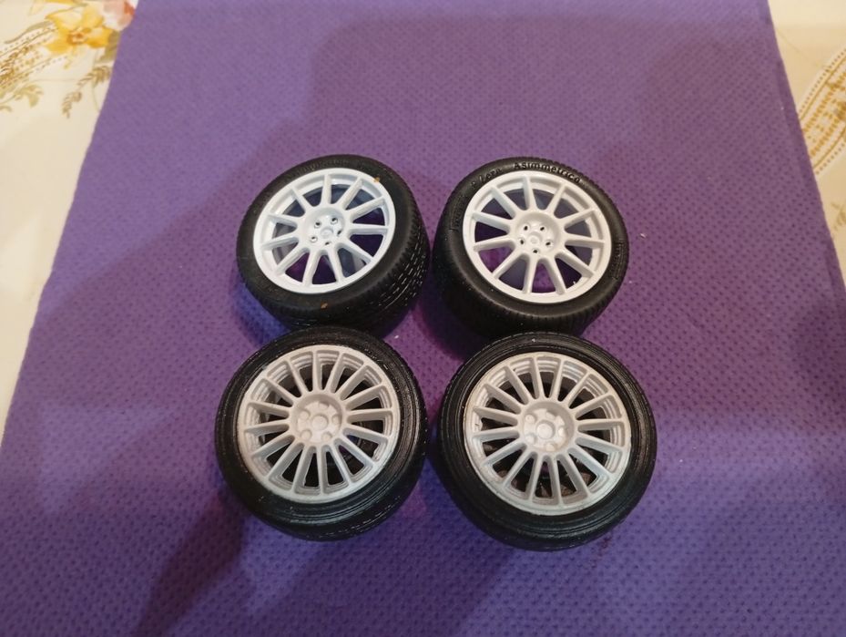 Колела за модели в мащаб 1:18