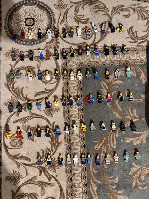 Продам набор фигурок лего