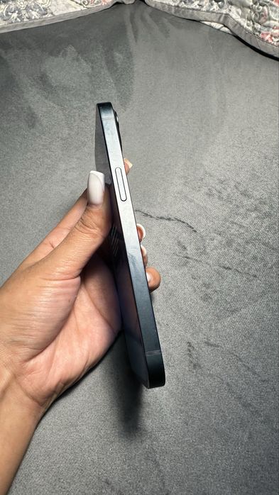 Срочно продается iphone 13