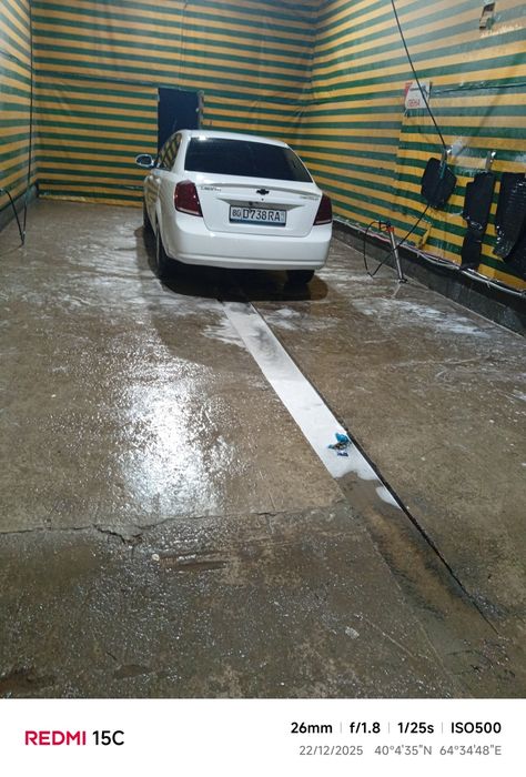 Holati zoʻr yurib turgan mashina