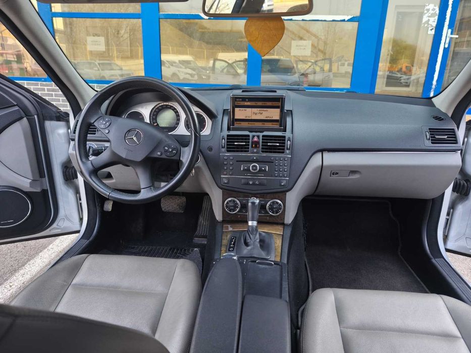 Autoturism Mercedes-Benz