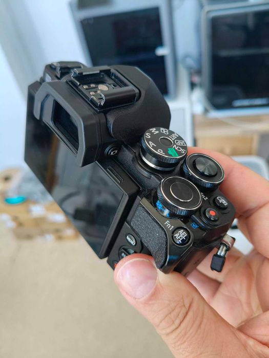 Aparat foto Olympus E-M10 Mark III mirrorless, MFT / M3/4
