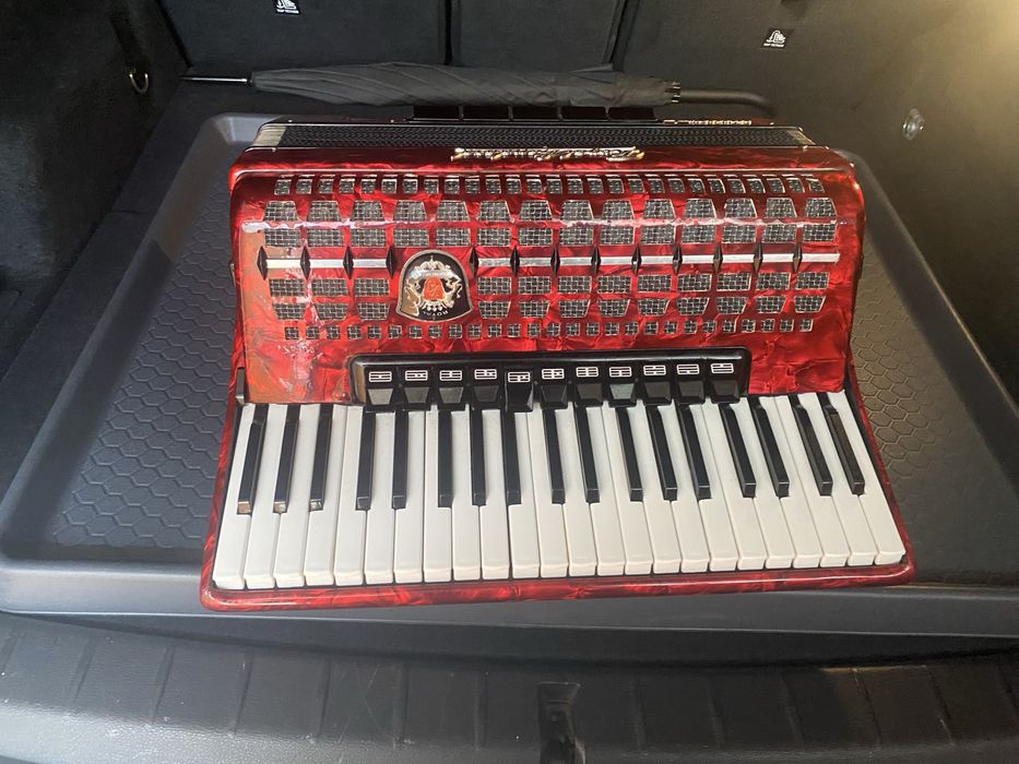 Vand acordion Royal standard